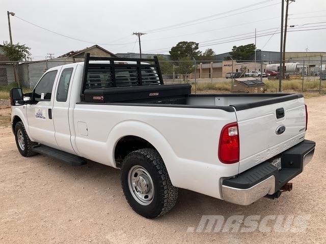 Ford F-250 Bestelwagens met open laadbak