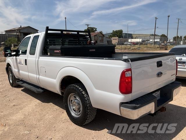 Ford F-250 Bestelwagens met open laadbak
