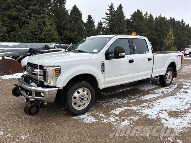 Ford F-250 Bestelwagens met open laadbak