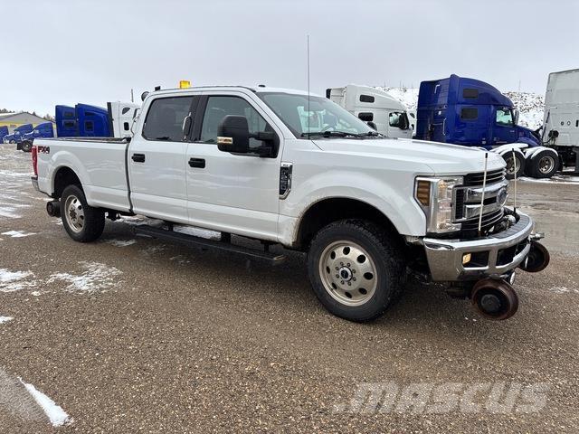 Ford F-250 Bestelwagens met open laadbak