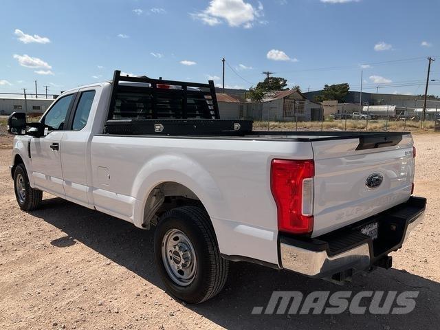 Ford F-250 Bestelwagens met open laadbak