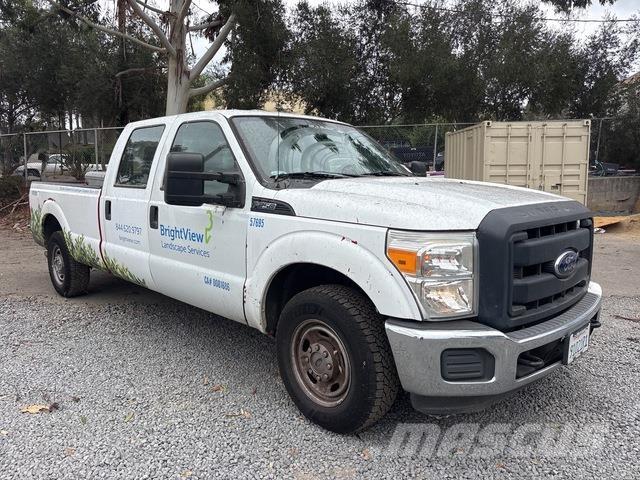 Ford F-250 Bestelwagens met open laadbak