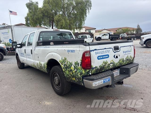 Ford F-250 Bestelwagens met open laadbak