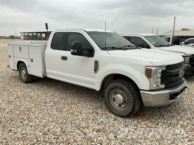 Ford F-250 Bestelwagens met open laadbak