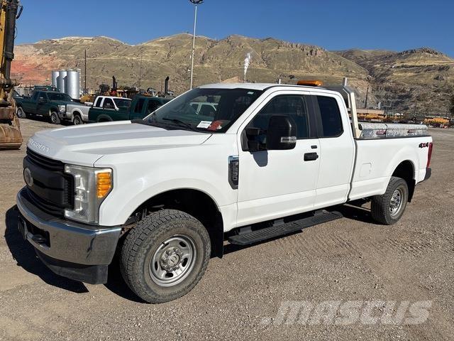 Ford F-250 Bestelwagens met open laadbak