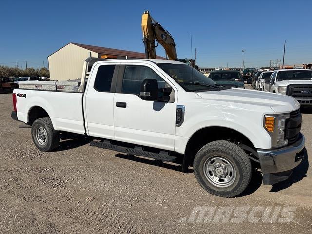 Ford F-250 Bestelwagens met open laadbak