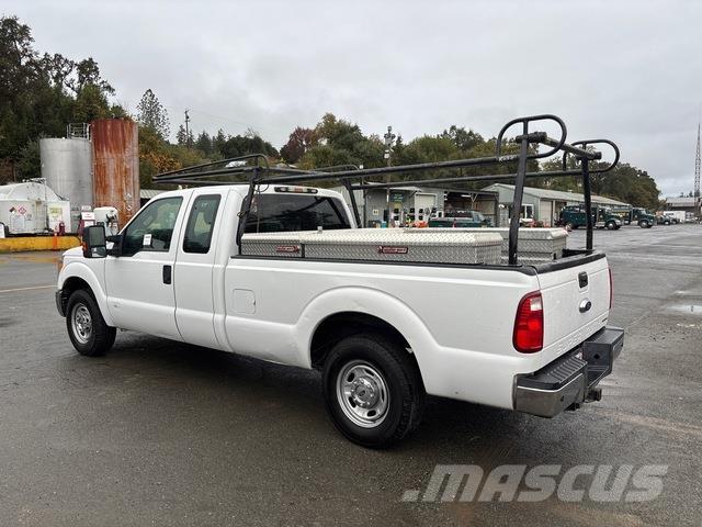 Ford F-250 Bestelwagens met open laadbak