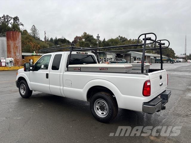Ford F-250 Bestelwagens met open laadbak