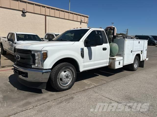 Ford F-350 Bestelwagens met open laadbak
