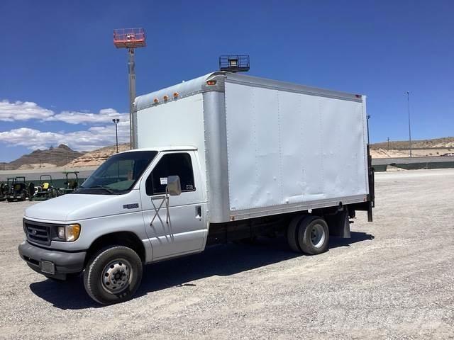 Ford F-350 Bakwagens met gesloten opbouw