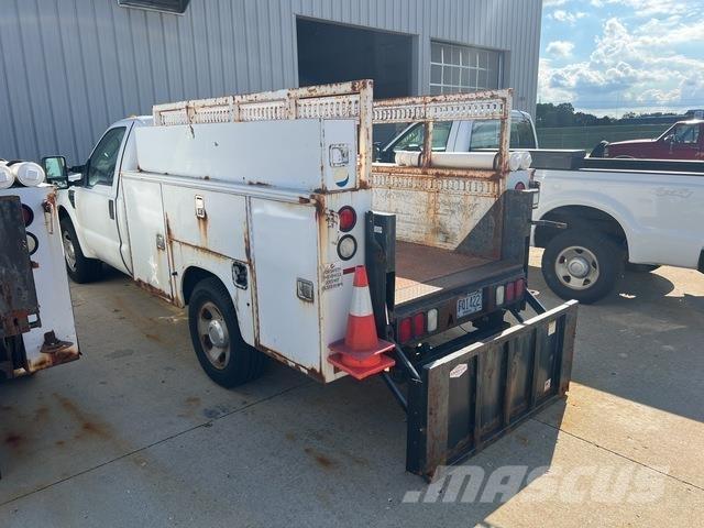 Ford F-350 Bestelwagens met open laadbak