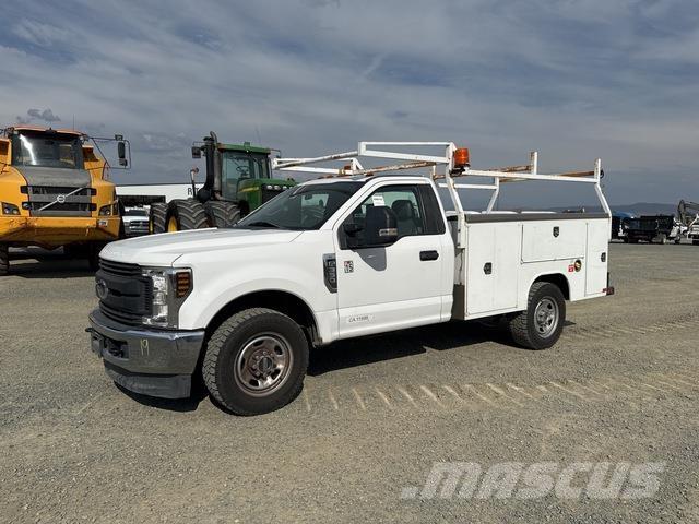 Ford F-350 Bestelwagens met open laadbak