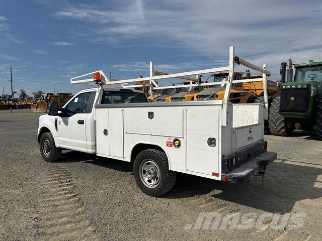 Ford F-350 Bestelwagens met open laadbak