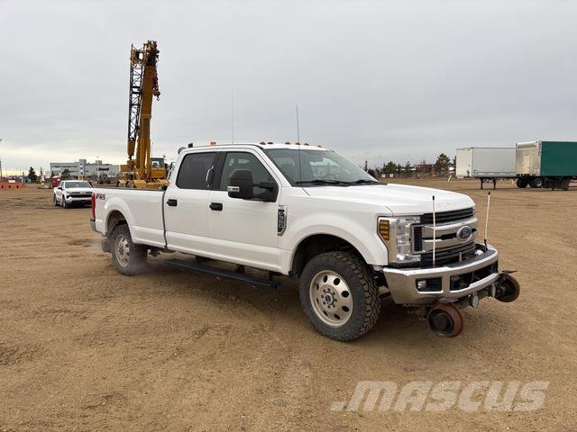Ford F-350 XL Bestelwagens met open laadbak