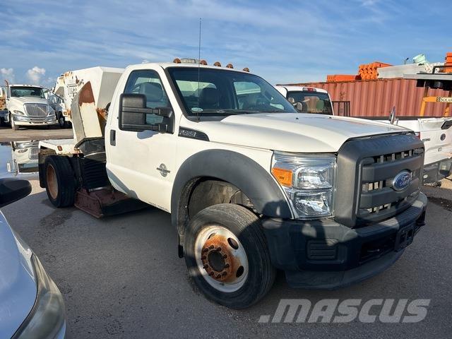Ford F-450 Veegwagens