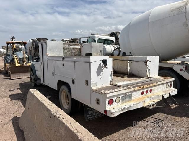 Ford F-550 Bestelwagens met open laadbak
