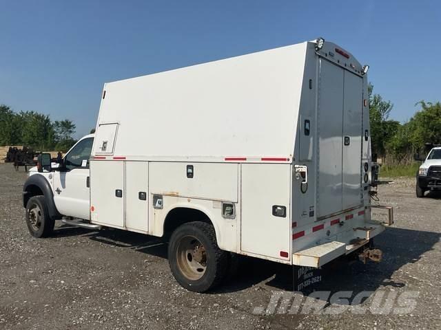 Ford F-550 Bestelwagens met open laadbak