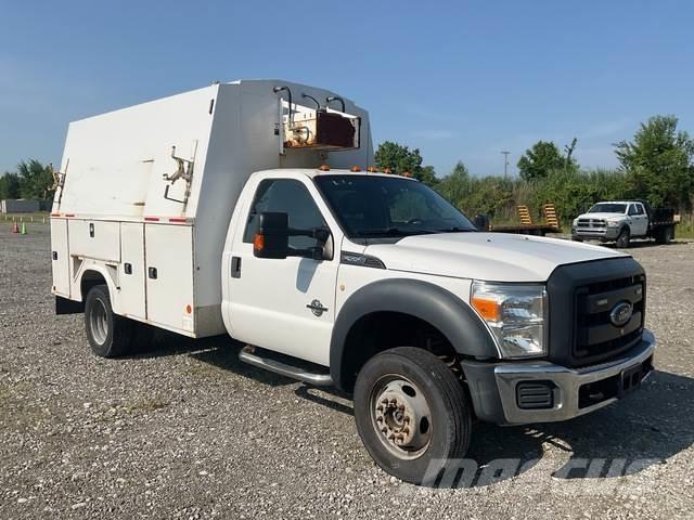 Ford F-550 Bestelwagens met open laadbak