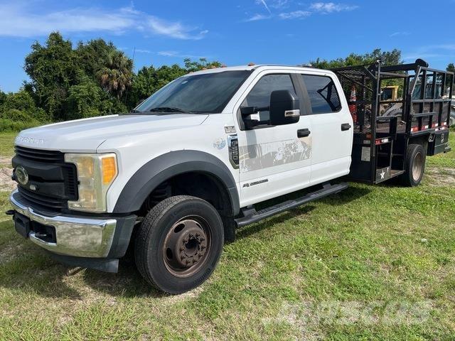 Ford F-550 Bestelwagens met open laadbak
