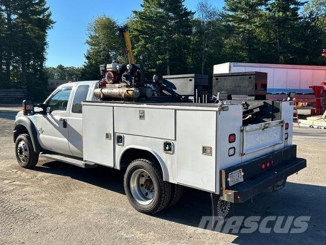 Ford F-550 Bestelwagens met open laadbak