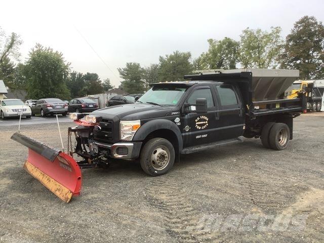 Ford F-550 Sneeuwschuivers en -ploegen