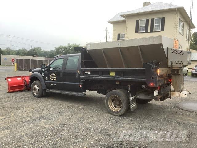 Ford F-550 Sneeuwschuivers en -ploegen