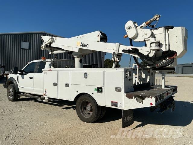 Ford F-550 Auto hoogwerkers