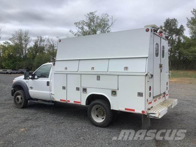 Ford F-550 Bestelwagens met open laadbak