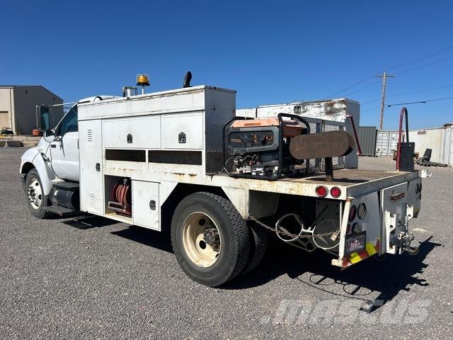 Ford F-650 Bestelwagens met open laadbak