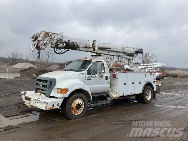 Ford F-750 Mobiele Boorinstallatie