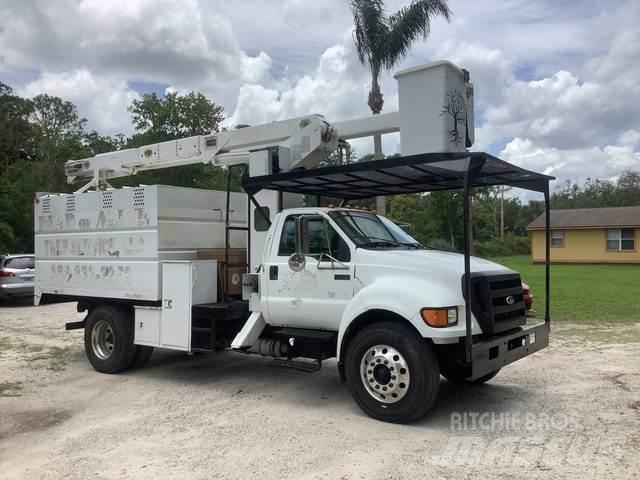 Ford F-750 Auto hoogwerkers