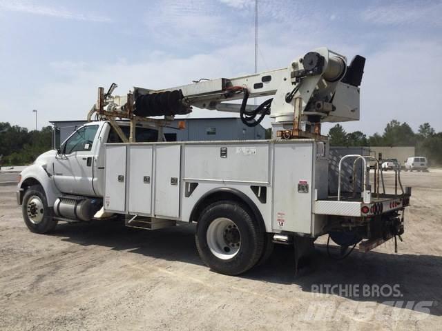 Ford F-750 Mobiele Boorinstallatie