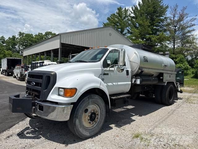 Ford F-750 Betonmixers en pompen
