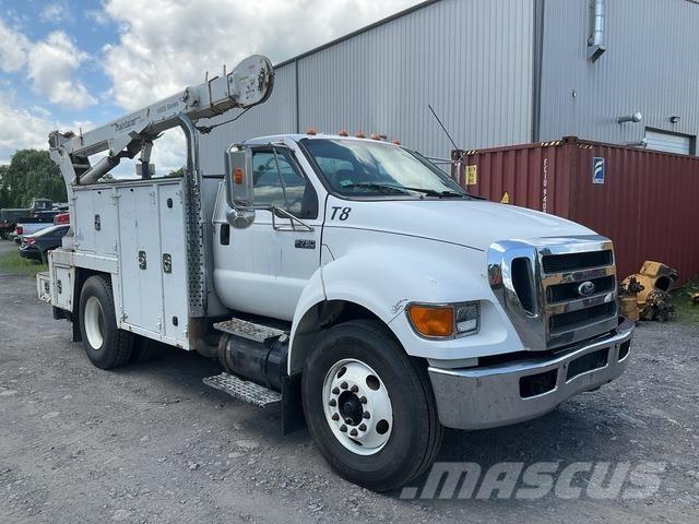 Ford F-750 Bestelwagens met open laadbak
