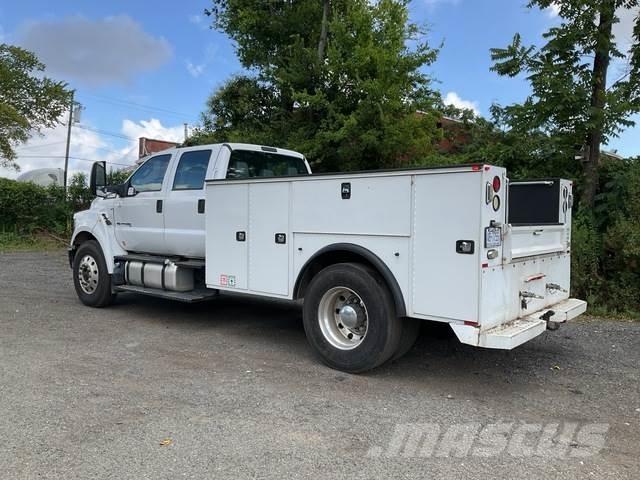 Ford F-750 Bestelwagens met open laadbak