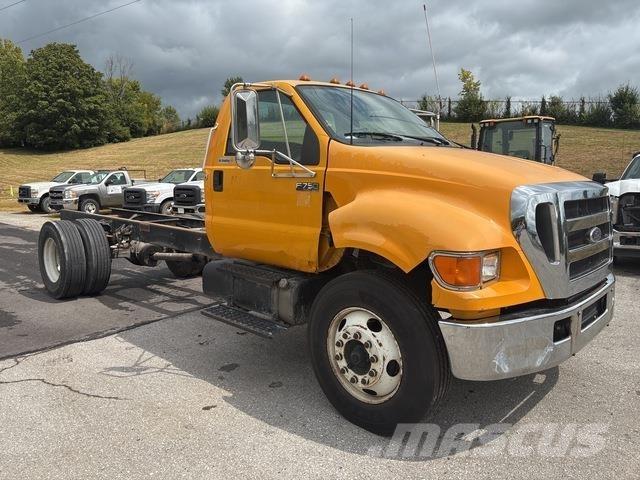 Ford F-750 Cabine en interieur