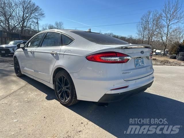 Ford Fusion Auto's
