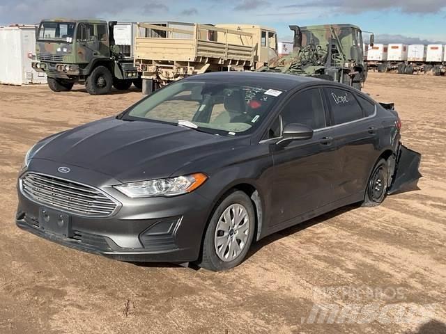 Ford Fusion S Auto's