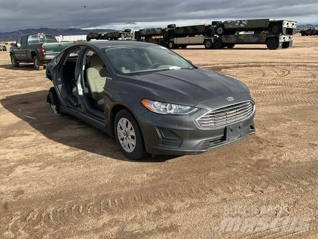 Ford Fusion S Auto's