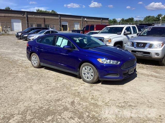 Ford Fusion S Auto's