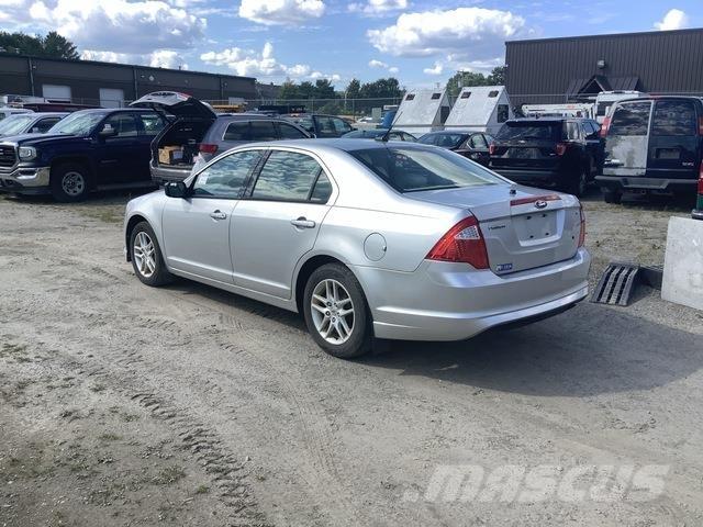 Ford Fusion S Auto's