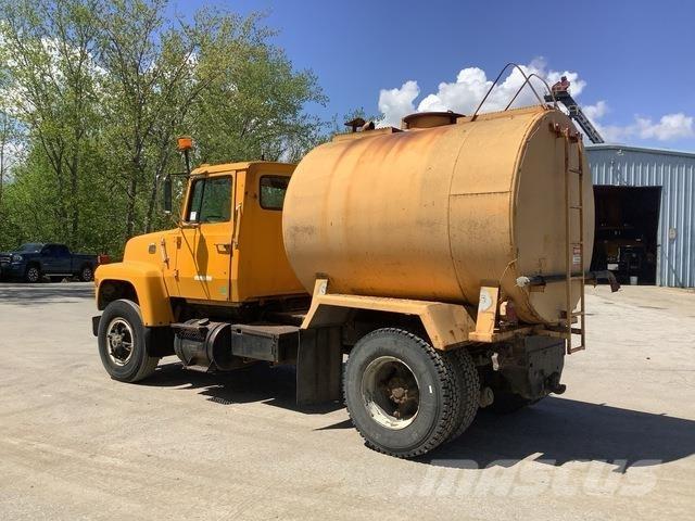 Ford L8000 Water tankwagens
