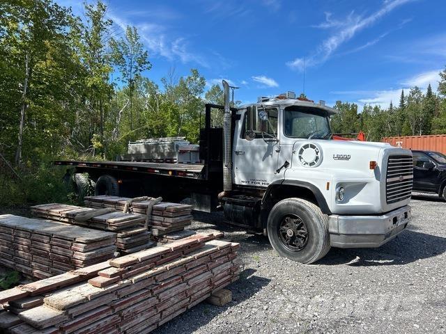 Ford L8000 Sleepwagens