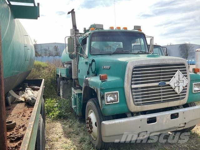 Ford L9000 Water tankwagens