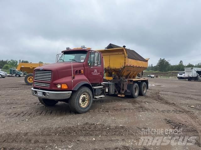 Ford LTS 9000 Sneeuwschuivers en -ploegen