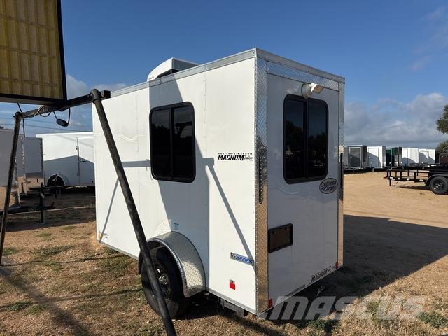 Forest River  Gesloten opbouw trailers