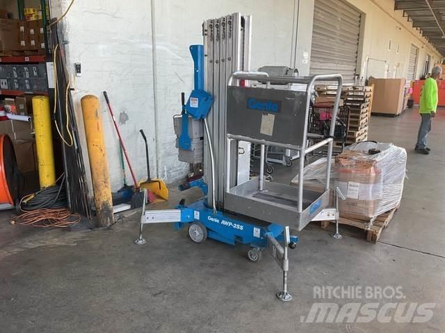 Genie AWP-25S Personenliften en invalideliften