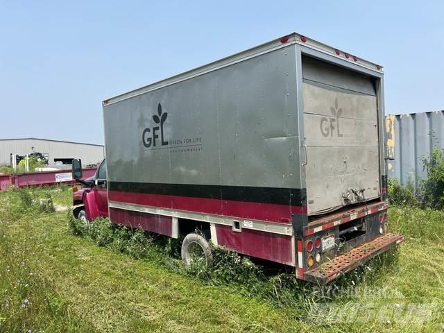 GMC C5500 Bakwagens met gesloten opbouw