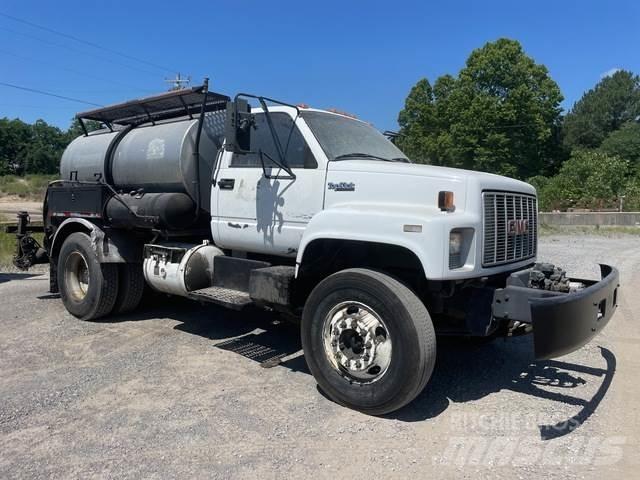 GMC C6500 Betonmixers en pompen