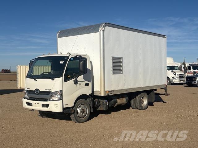 Hino 195 Bakwagens met gesloten opbouw
